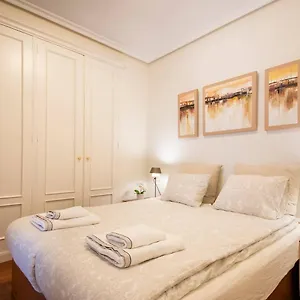 En El Corazon De La Ciudad Con Parking Apartment